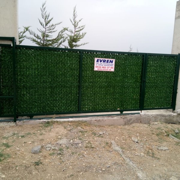 Çim Duvar Çiti